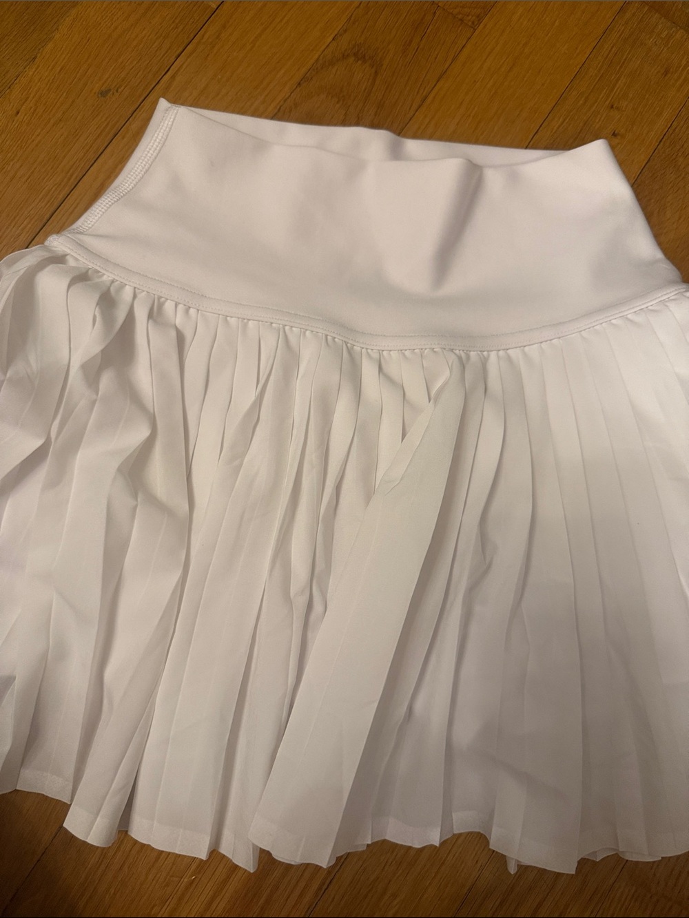 ALO Yoga White Tennis Skirt - Picture 3 of 4
